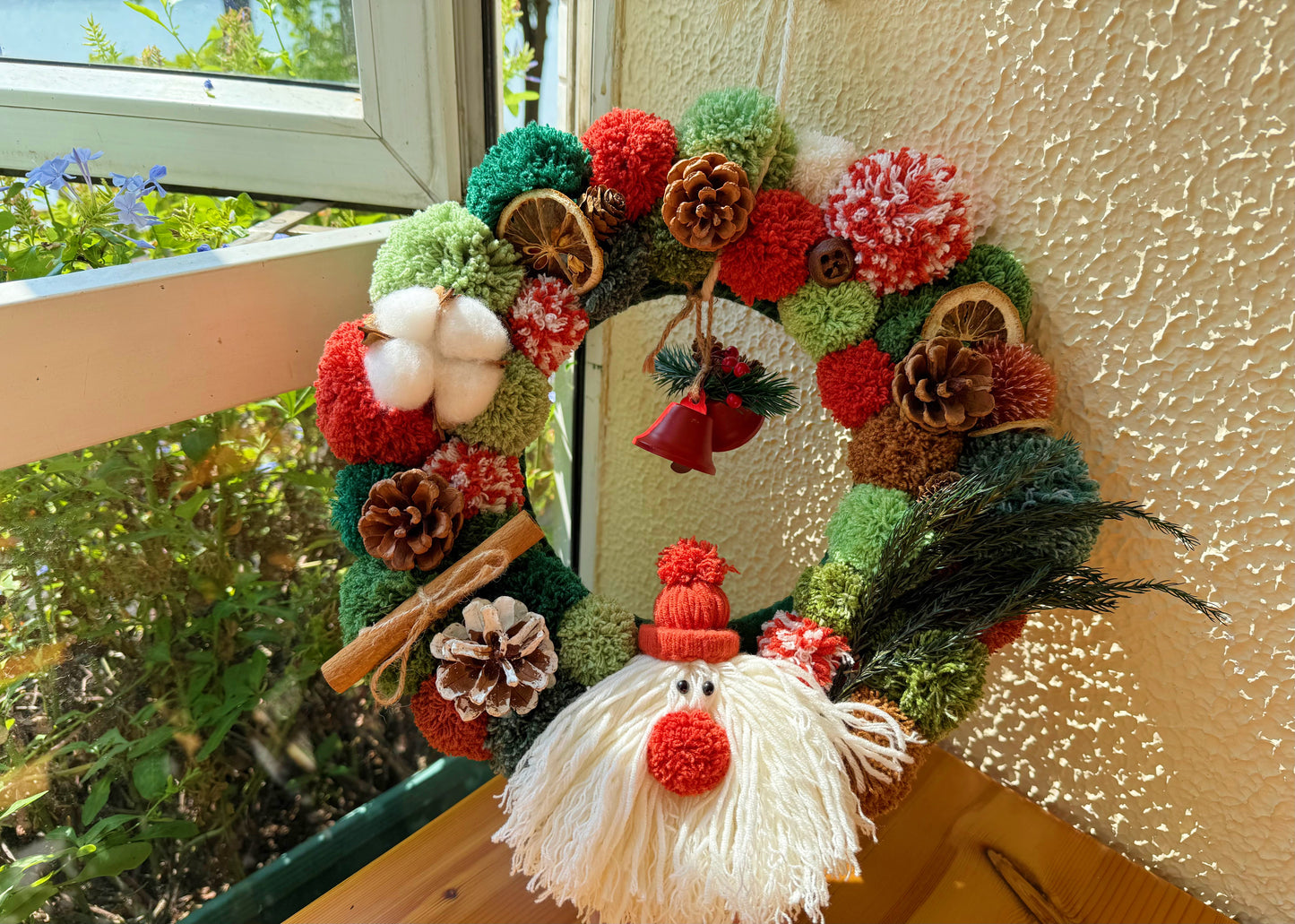 Rustic Charm Wreath - Latch Hook DIY Kit - Christmas Wreath