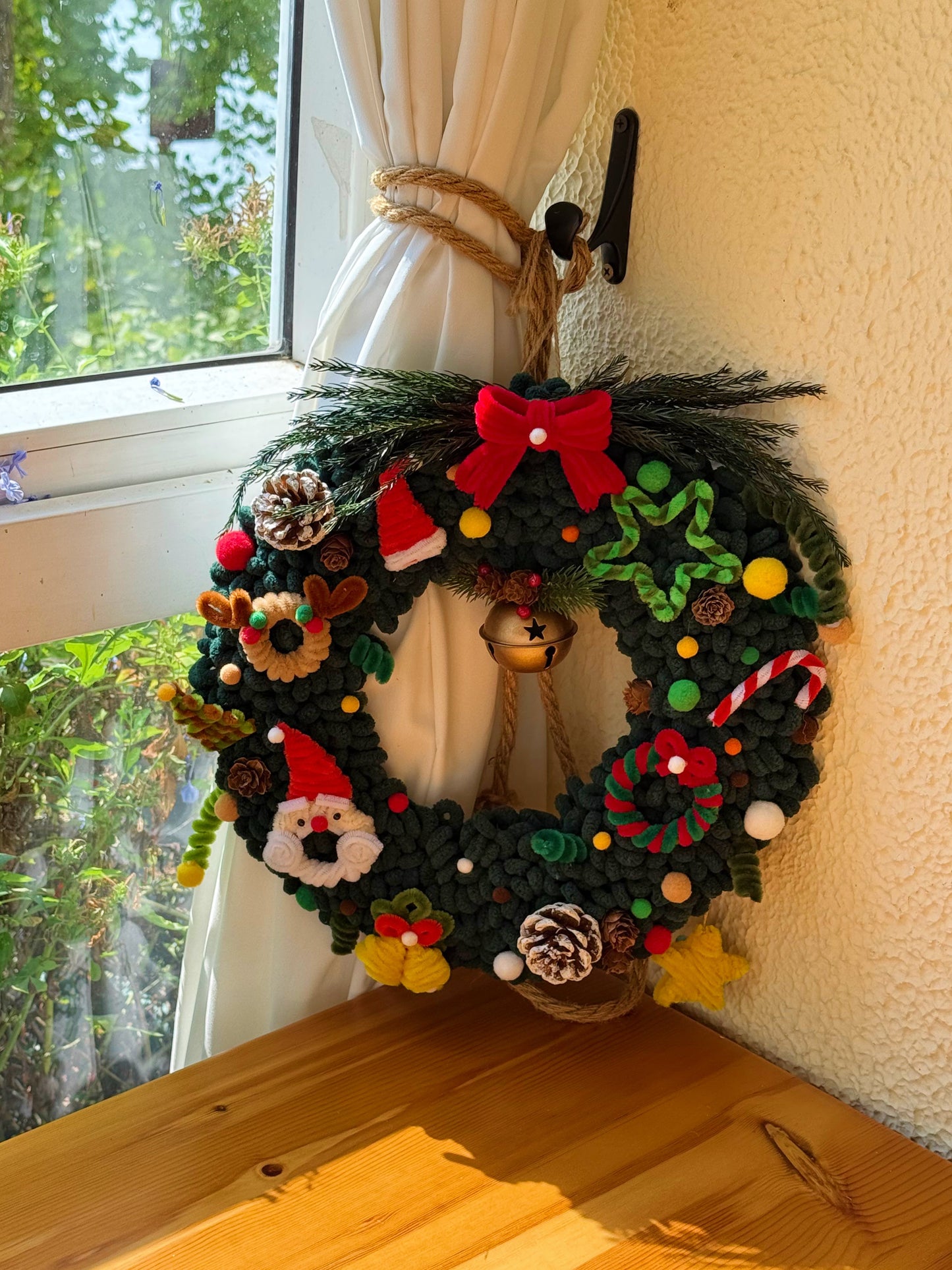 Merry Whimsy Wreath - Latch Hook DIY Kit - Christmas Wreath